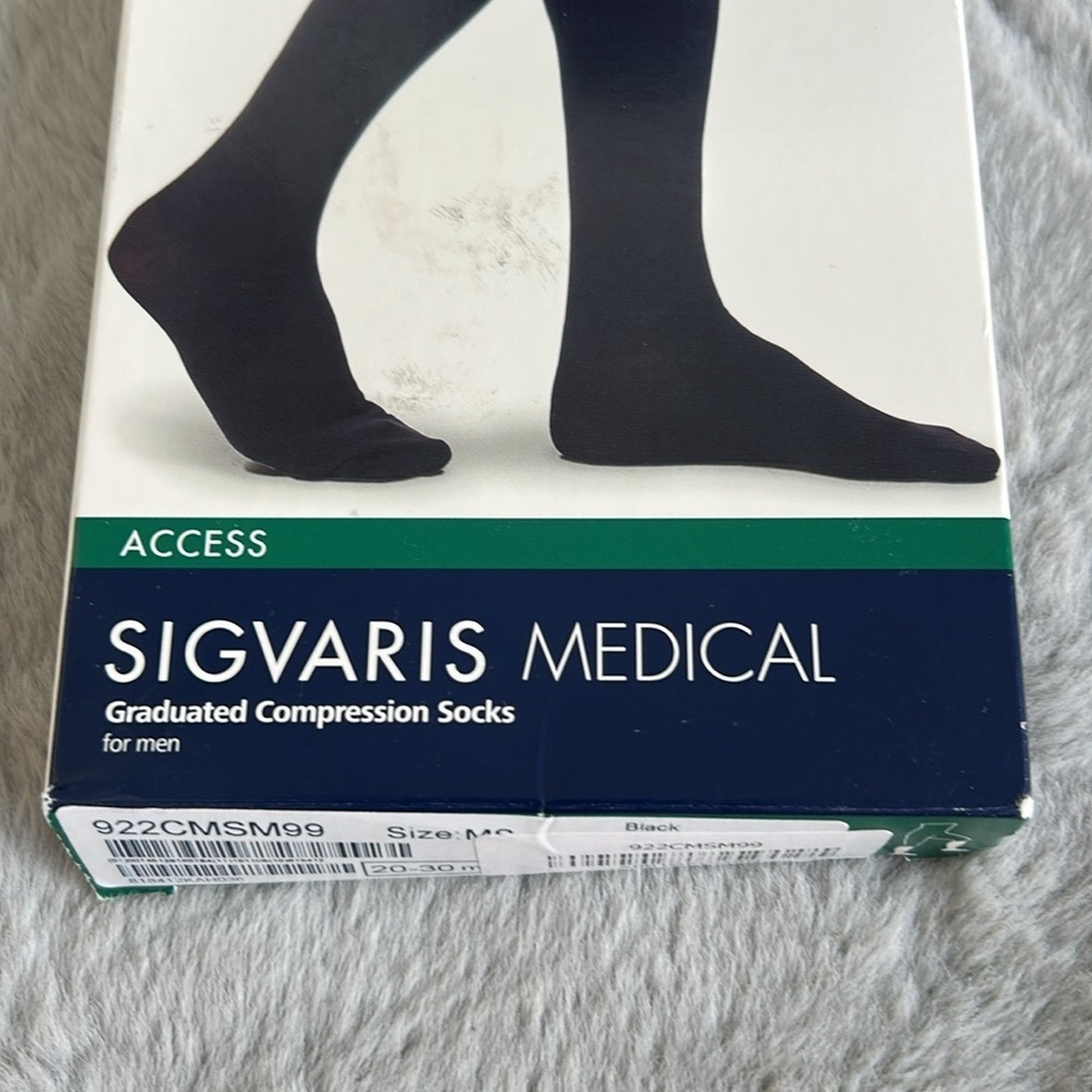 NWT DYNAVEN Opaque Men's Closed Toe Knee-High Compression Stockings 20-30mmHg M - Picture 4 of 7